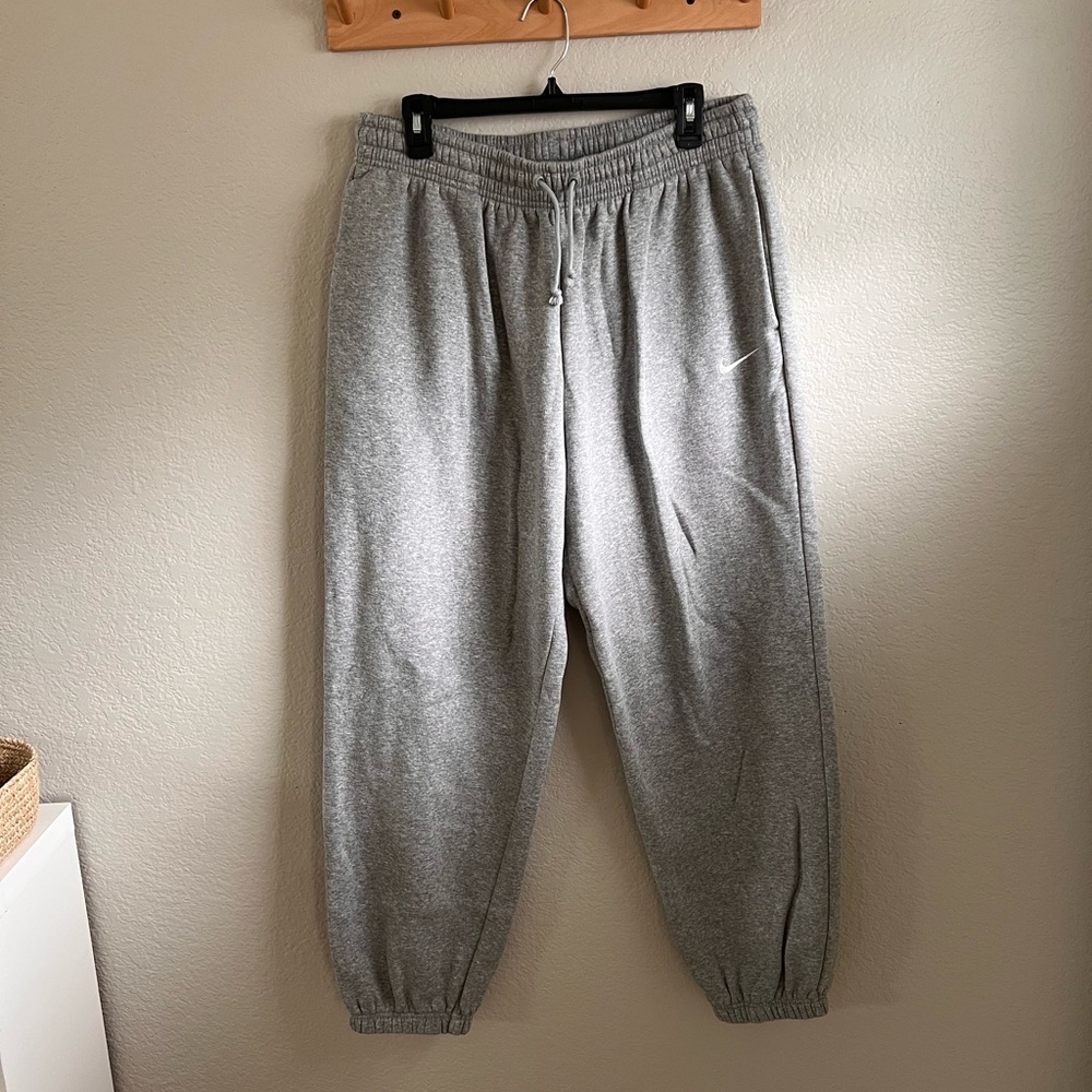 Nike Women’s Oversized Sweatpants
